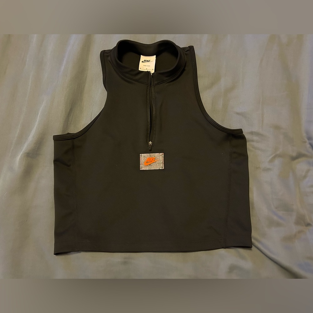 Nike cropped workout top